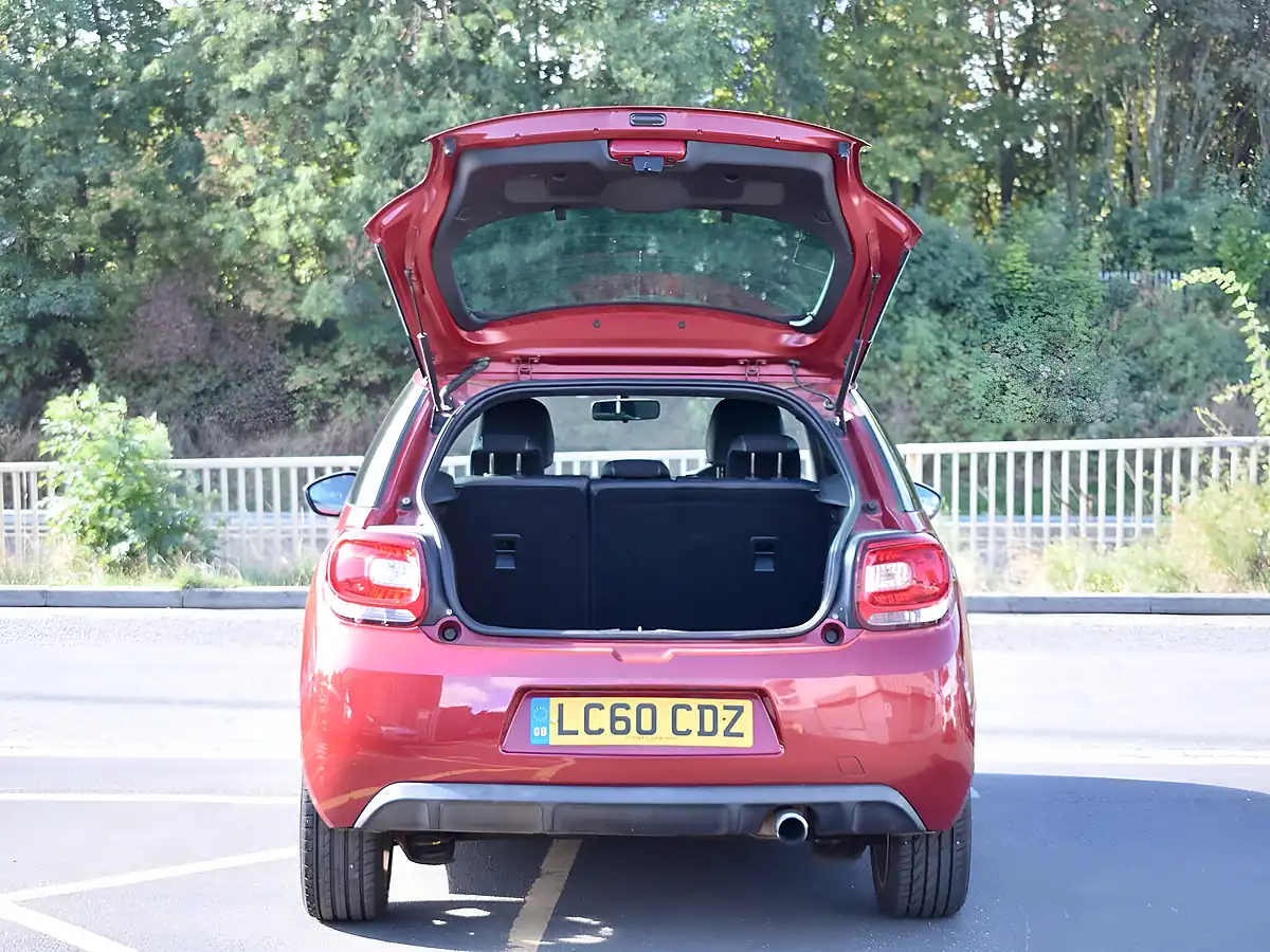 Used 2010 Citroen DS3 Dstyle Red - Interior and Exterior details 7