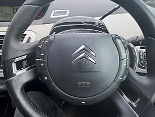 Used 2010 Citroen Grand C4 Picasso Exclusive Red - Interior and Exterior details 13
