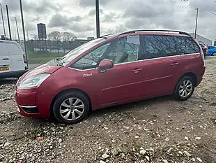 Used 2010 Citroen Grand C4 Picasso Exclusive Red - Interior and Exterior details 5