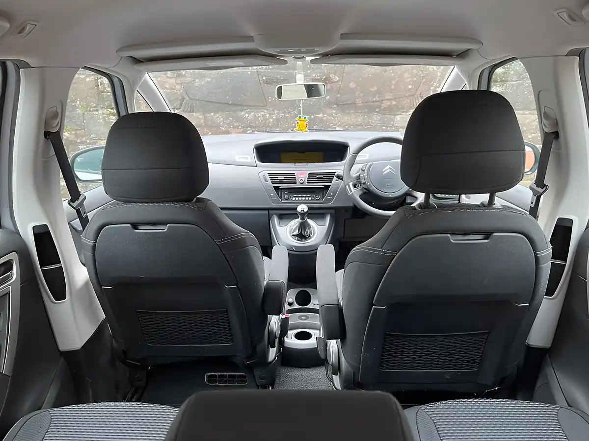 Used 2010 Citroen Grand C4 Picasso Vtr+ Silver - Interior and Exterior details 10