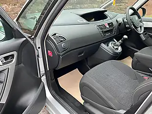 Used 2010 Citroen Grand C4 Picasso Vtr+ Silver - Interior and Exterior details 11