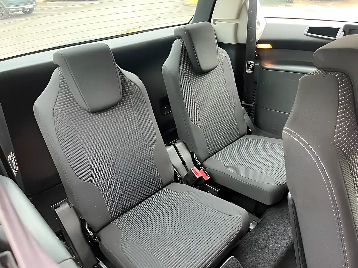 Used 2010 Citroen Grand C4 Picasso Vtr+ Silver - Interior and Exterior details 13