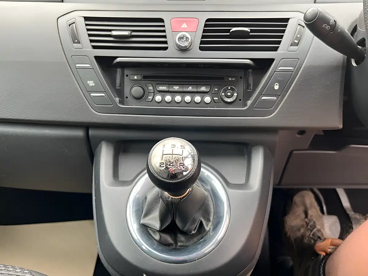 Used 2010 Citroen Grand C4 Picasso Vtr+ Silver - Interior and Exterior details 19