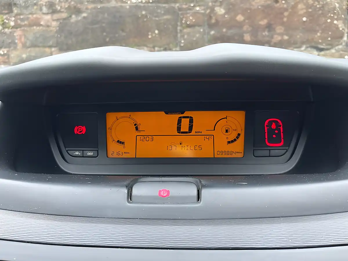 Used 2010 Citroen Grand C4 Picasso Vtr+ Silver - Interior and Exterior details 20