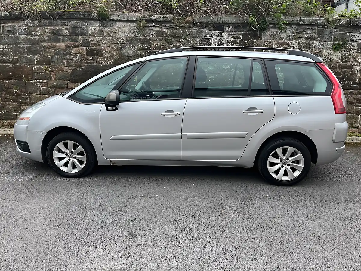 Used 2010 Citroen Grand C4 Picasso Vtr+ Silver - Interior and Exterior details 4