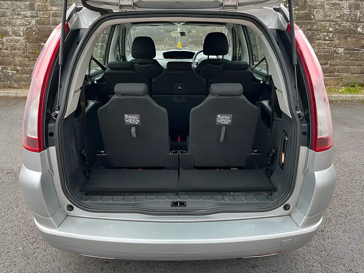 Used 2010 Citroen Grand C4 Picasso Vtr+ Silver - Interior and Exterior details 8