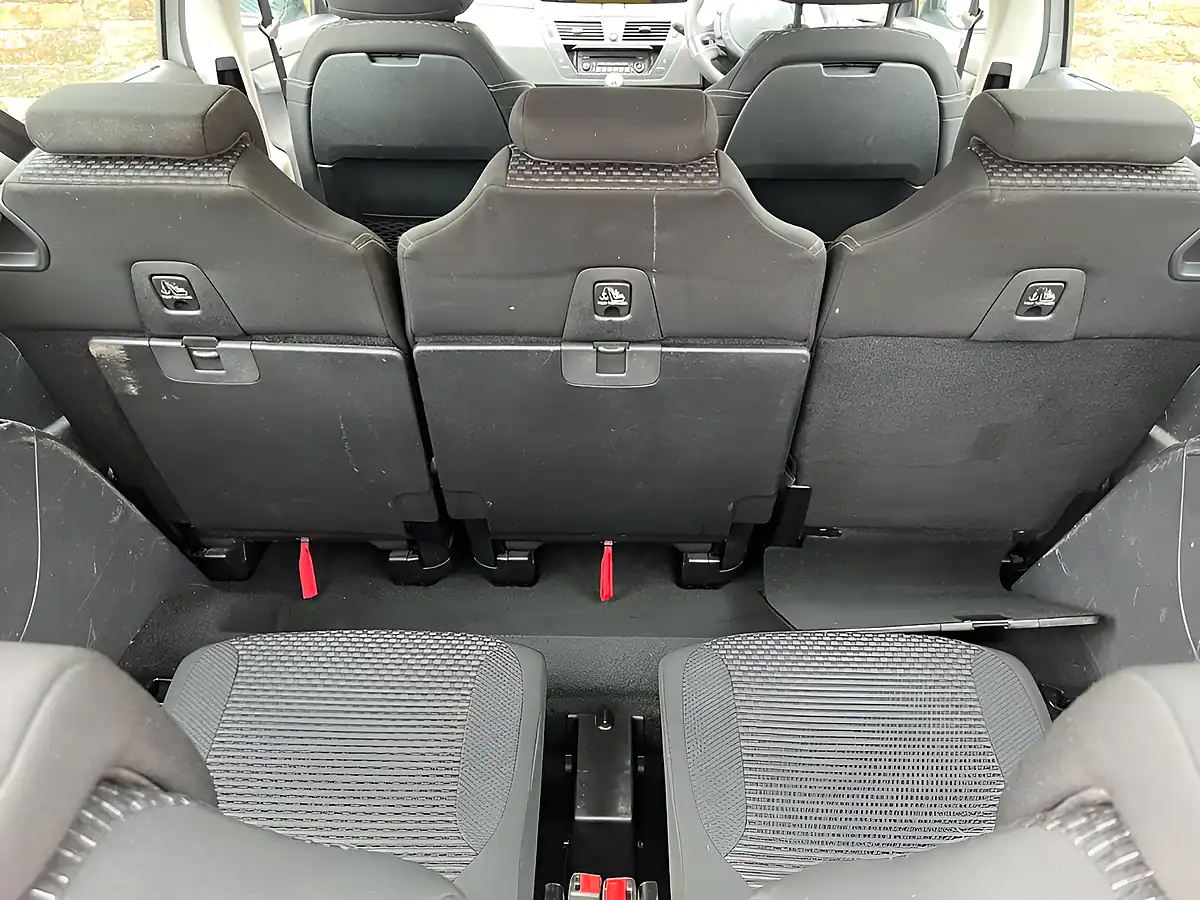 Used 2010 Citroen Grand C4 Picasso Vtr+ Silver - Interior and Exterior details 9