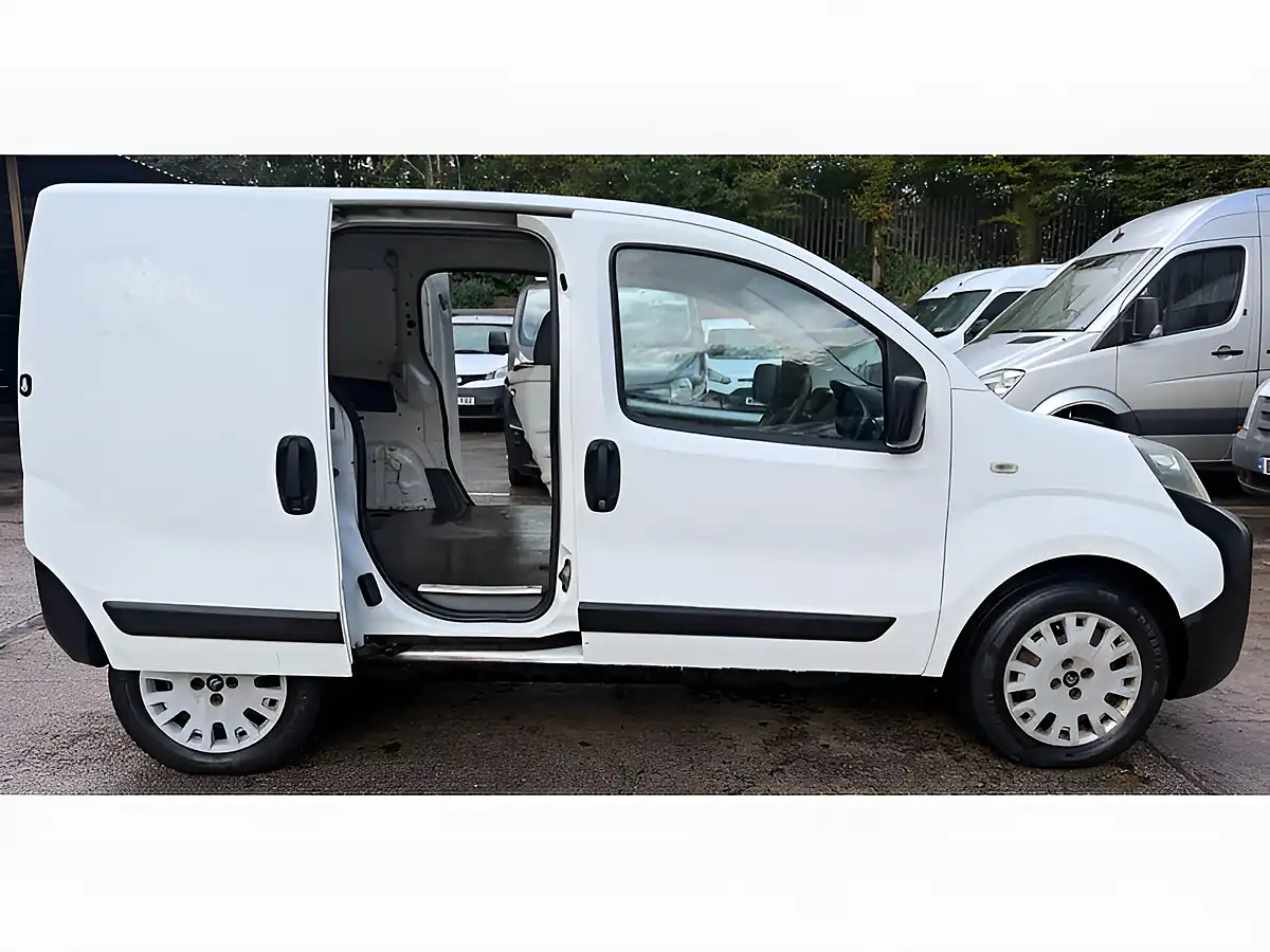 Used 2010 Citroen Nemo Lx White - Interior and Exterior details 14
