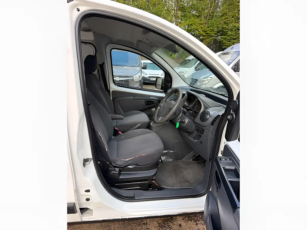 Used 2010 Citroen Nemo Lx White - Interior and Exterior details 16