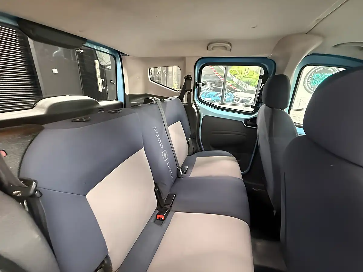Used 2010 Citroen Nemo Multispace Blue - Interior and Exterior details 9