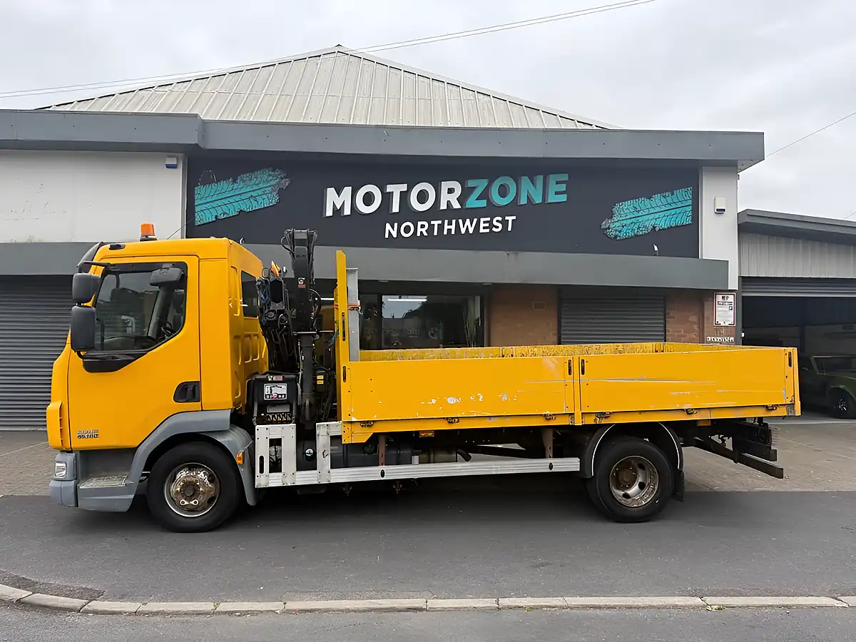 Used 2010 Daf LF45 Yellow - Interior and Exterior details 13