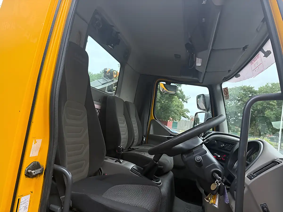 Used 2010 Daf LF45 Yellow - Interior and Exterior details 17