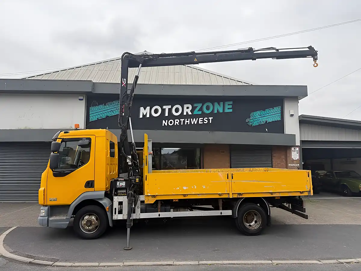 Used 2010 Daf LF45 Yellow - Interior and Exterior details 7