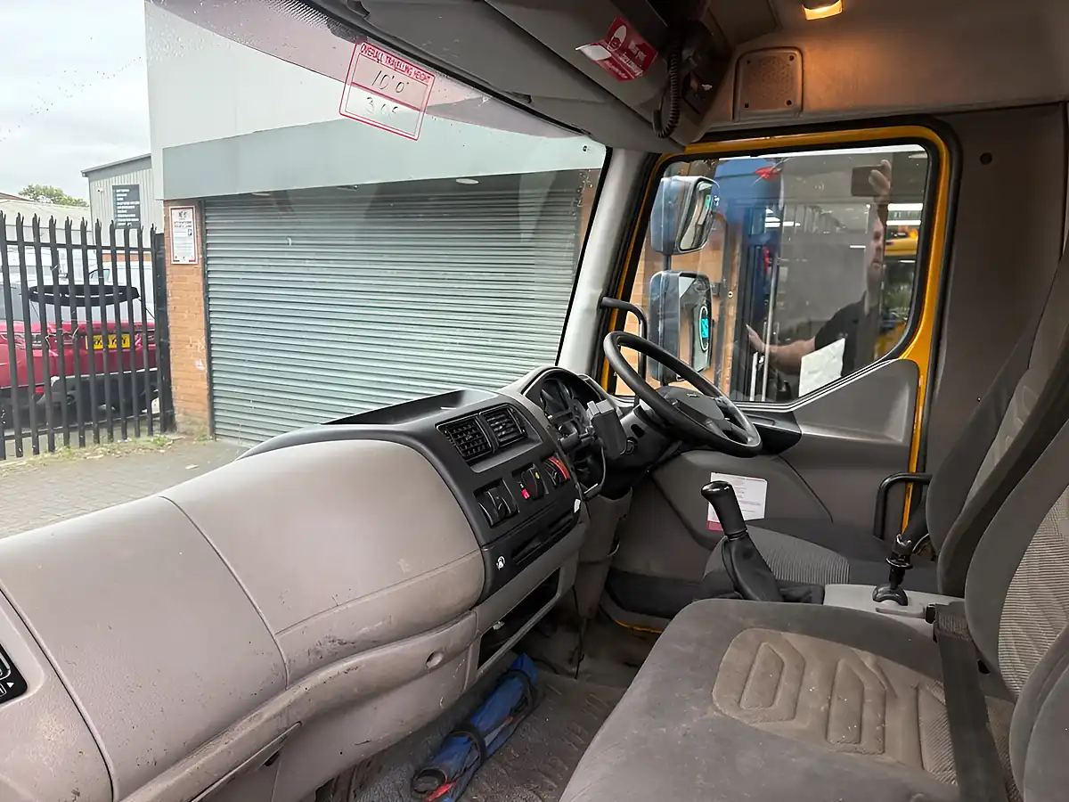 Used 2010 Daf LF45 Yellow - Interior and Exterior details 8