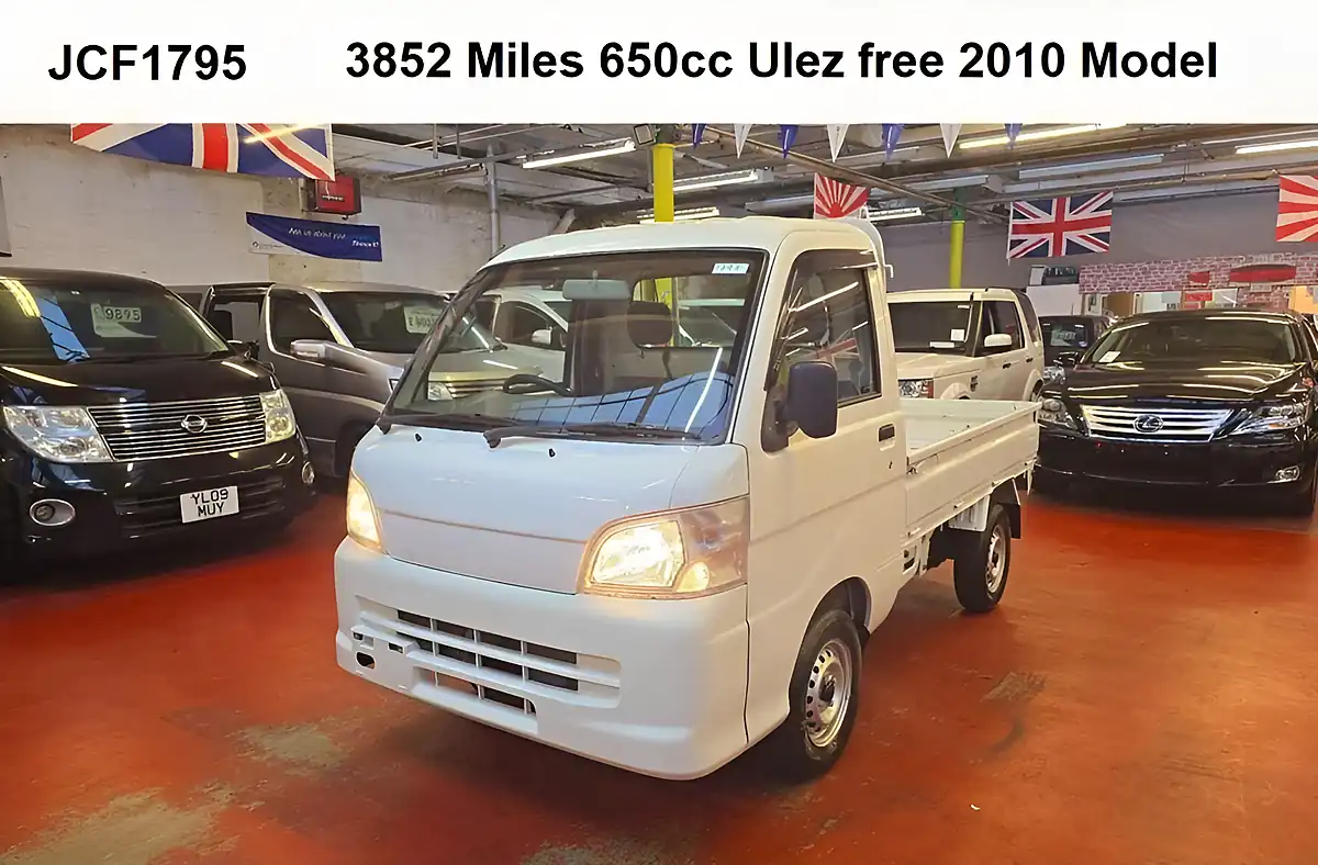 Used 2010 Daihatsu Hijet Dropside White - Front View