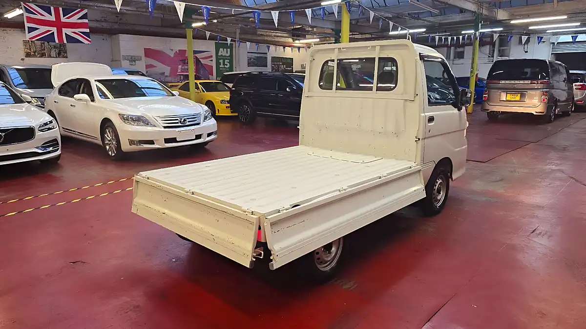 Used 2010 Daihatsu Hijet Dropside White - Interior and Exterior details 13