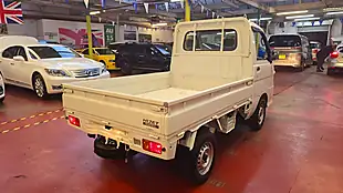 Used 2010 Daihatsu Hijet Dropside White - Interior and Exterior details 14