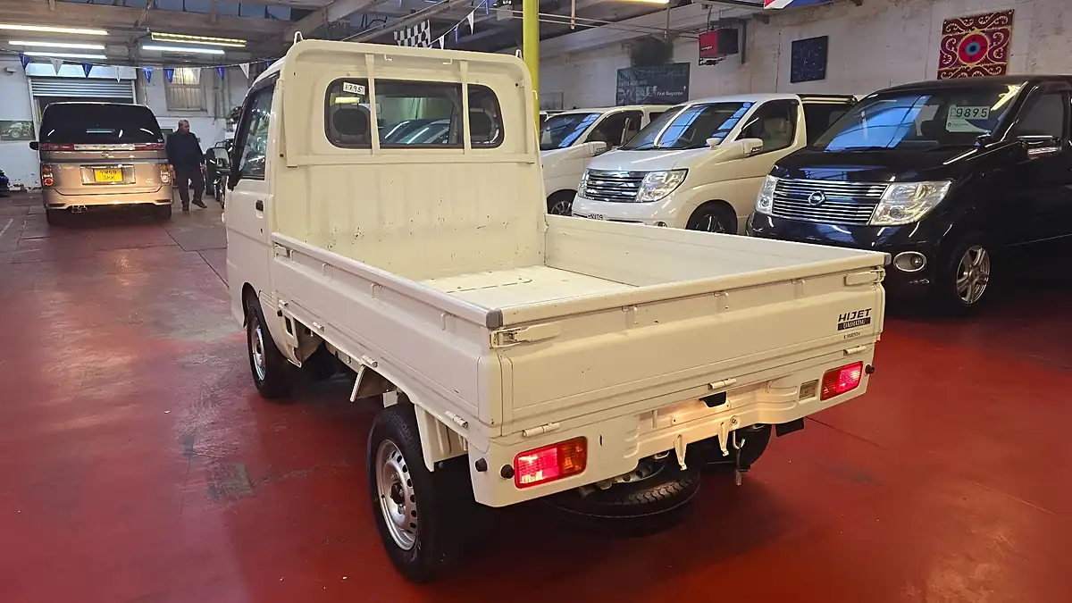 Used 2010 Daihatsu Hijet Dropside White - Interior and Exterior details 4
