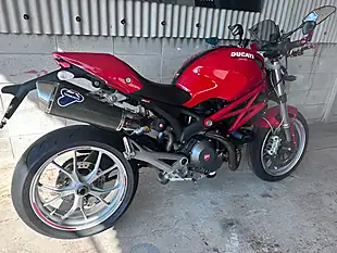 Used 2010 Ducati Monster S Red - Interior and Exterior details 7