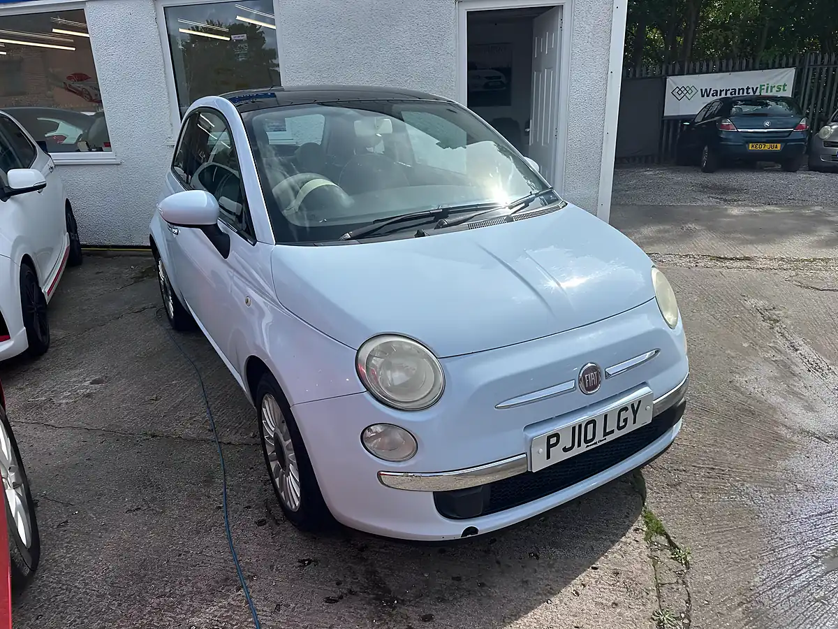 Used 2010 Fiat 500 Lounge Blue - Front View