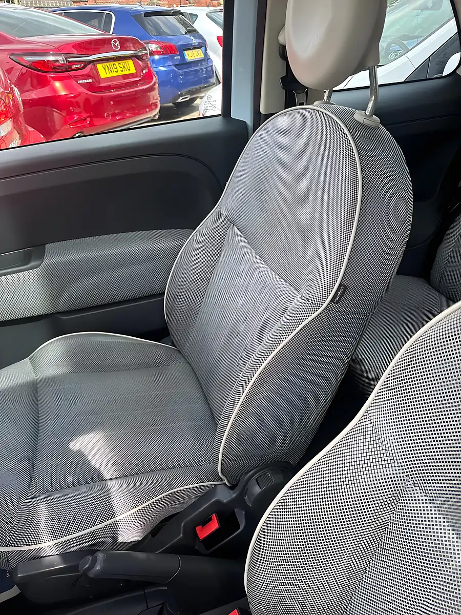 Used 2010 Fiat 500 Lounge Blue - Interior and Exterior details 13