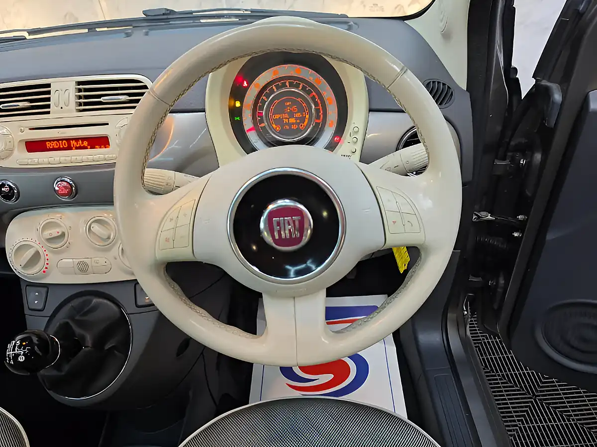 Used 2010 Fiat 500 Lounge Grey - Interior and Exterior details 11