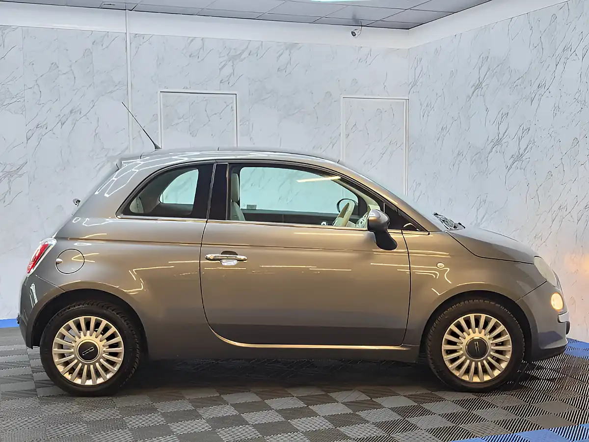 Used 2010 Fiat 500 Lounge Grey - Interior and Exterior details 8