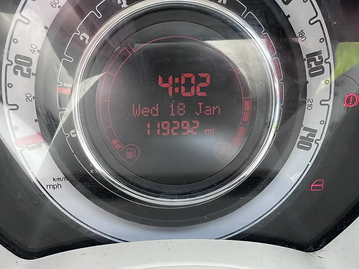Used 2010 Fiat 500 Pop White - Interior and Exterior details 17