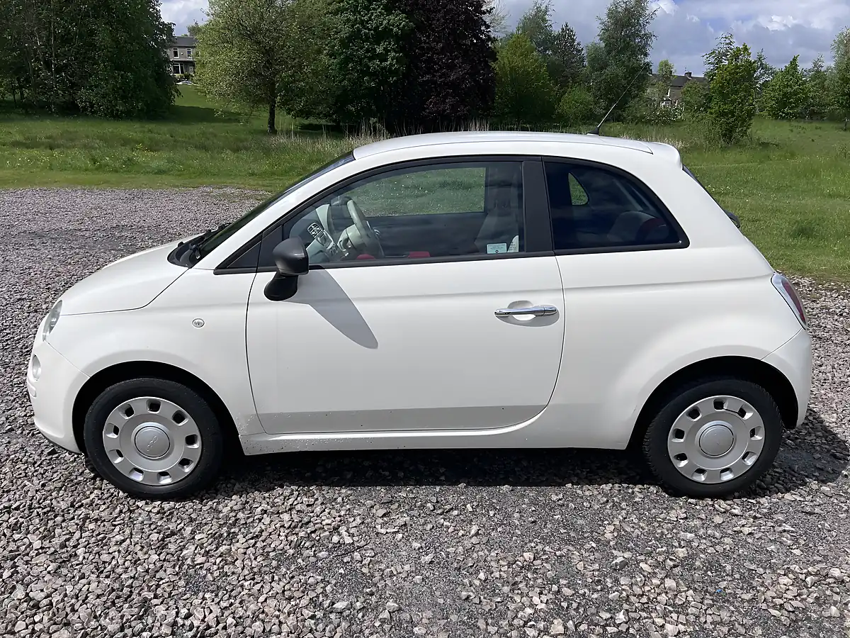Used 2010 Fiat 500 Pop White - Interior and Exterior details 3