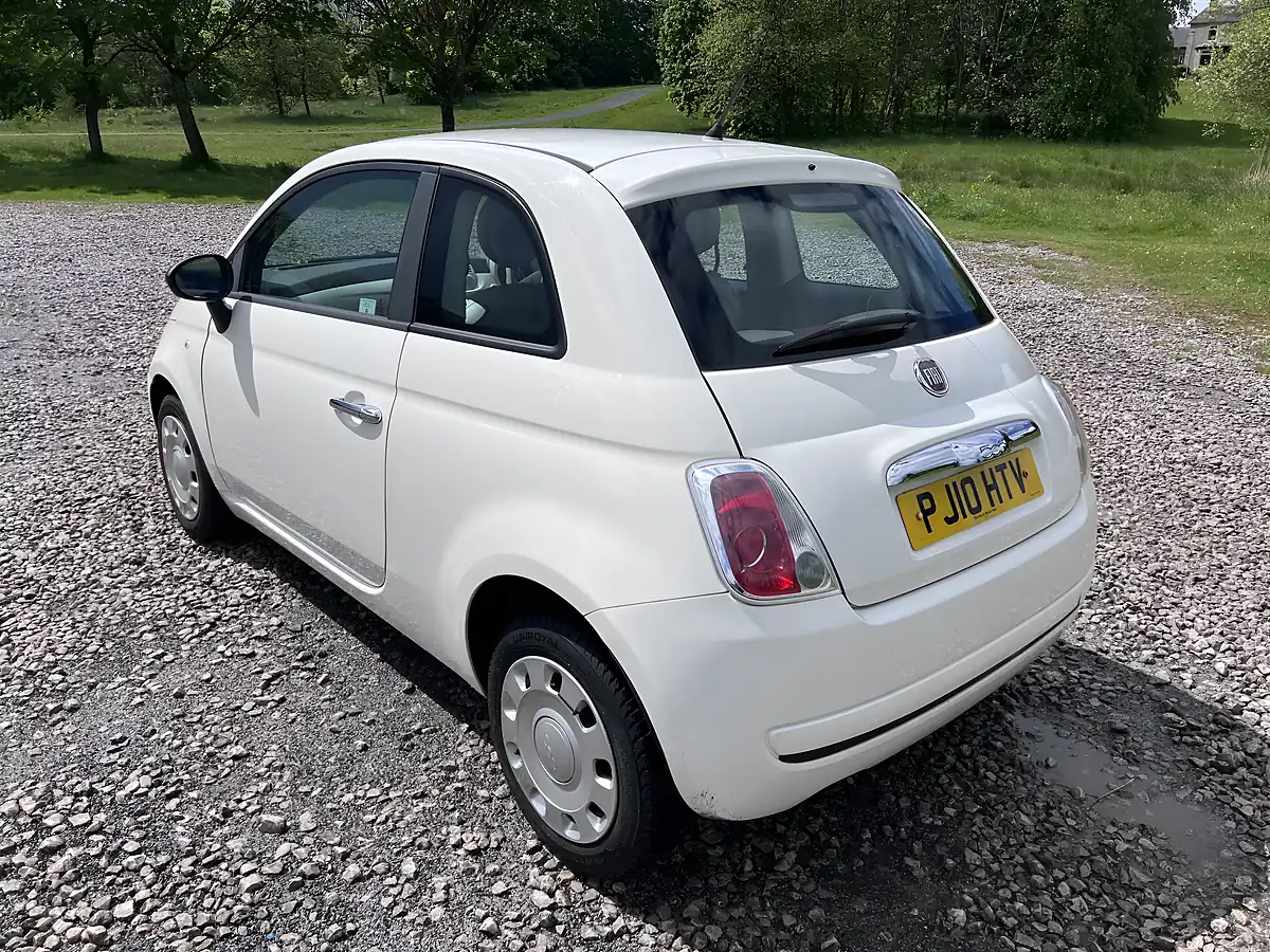 Used 2010 Fiat 500 Pop White - Interior and Exterior details 4