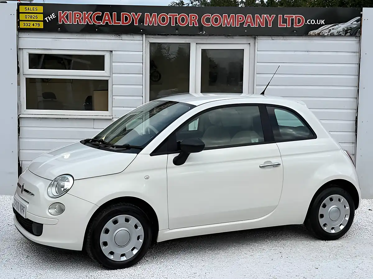 Used 2010 Fiat 500 Pop White - Front View