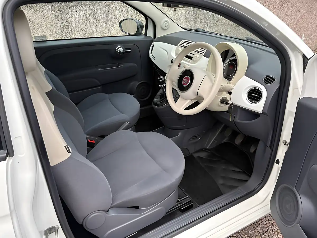 Used 2010 Fiat 500 Pop White - Interior and Exterior details 10