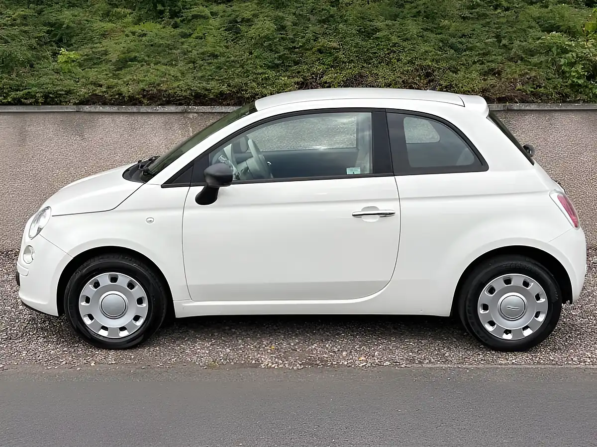 Used 2010 Fiat 500 Pop White - Interior and Exterior details 3