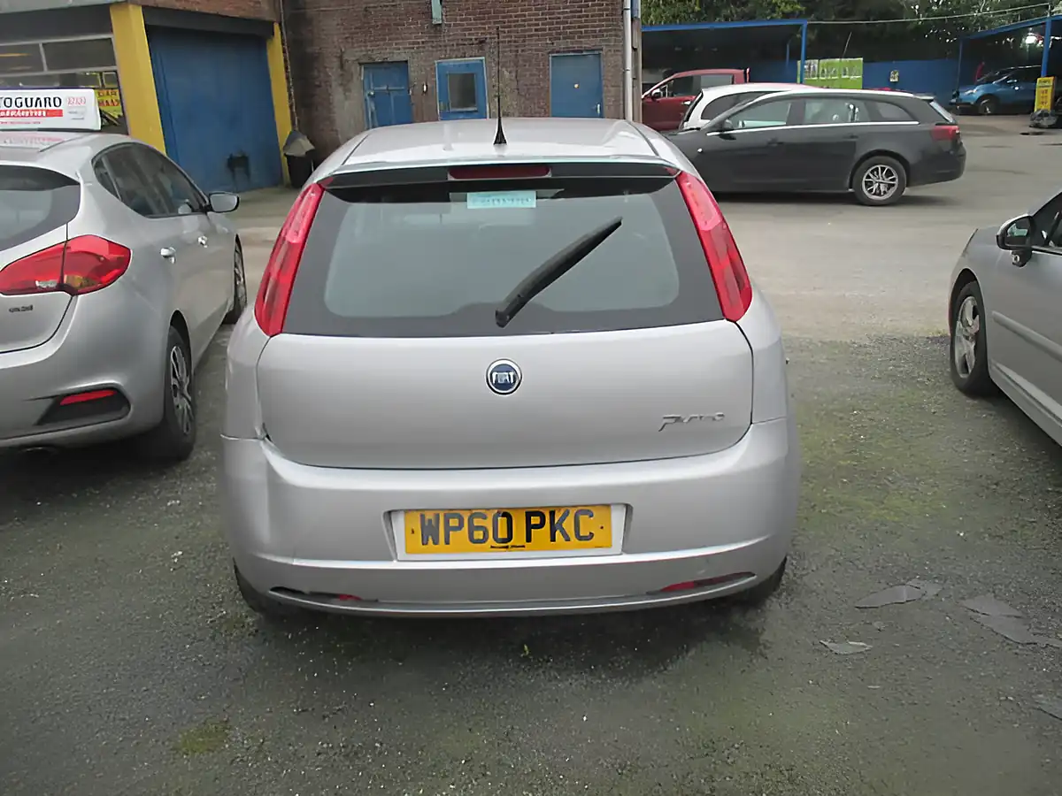 Used 2010 Fiat Grande Punto Silver - Interior and Exterior details 4