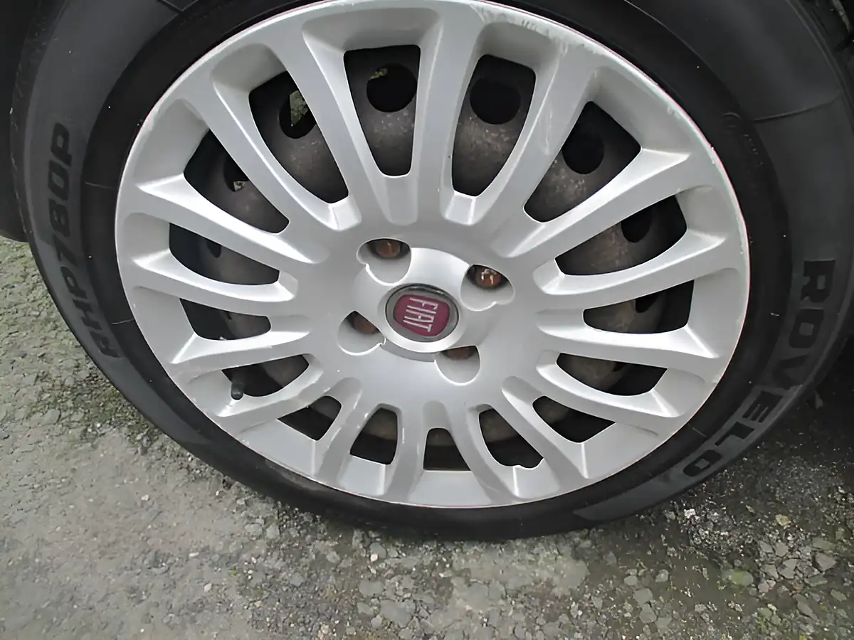 Used 2010 Fiat Grande Punto Silver - Interior and Exterior details 6