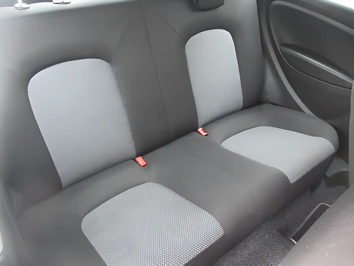 Used 2010 Fiat Grande Punto Silver - Interior and Exterior details 8
