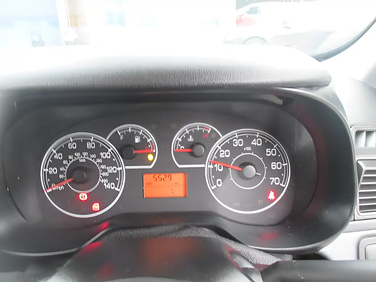 Used 2010 Fiat Grande Punto Silver - Interior and Exterior details 9