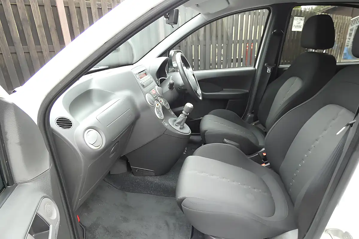 Used 2010 Fiat Panda White - Interior and Exterior details 10