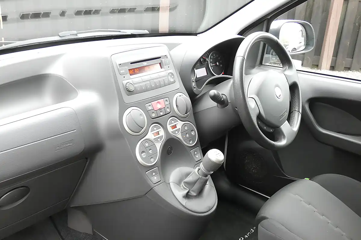 Used 2010 Fiat Panda White - Interior and Exterior details 11