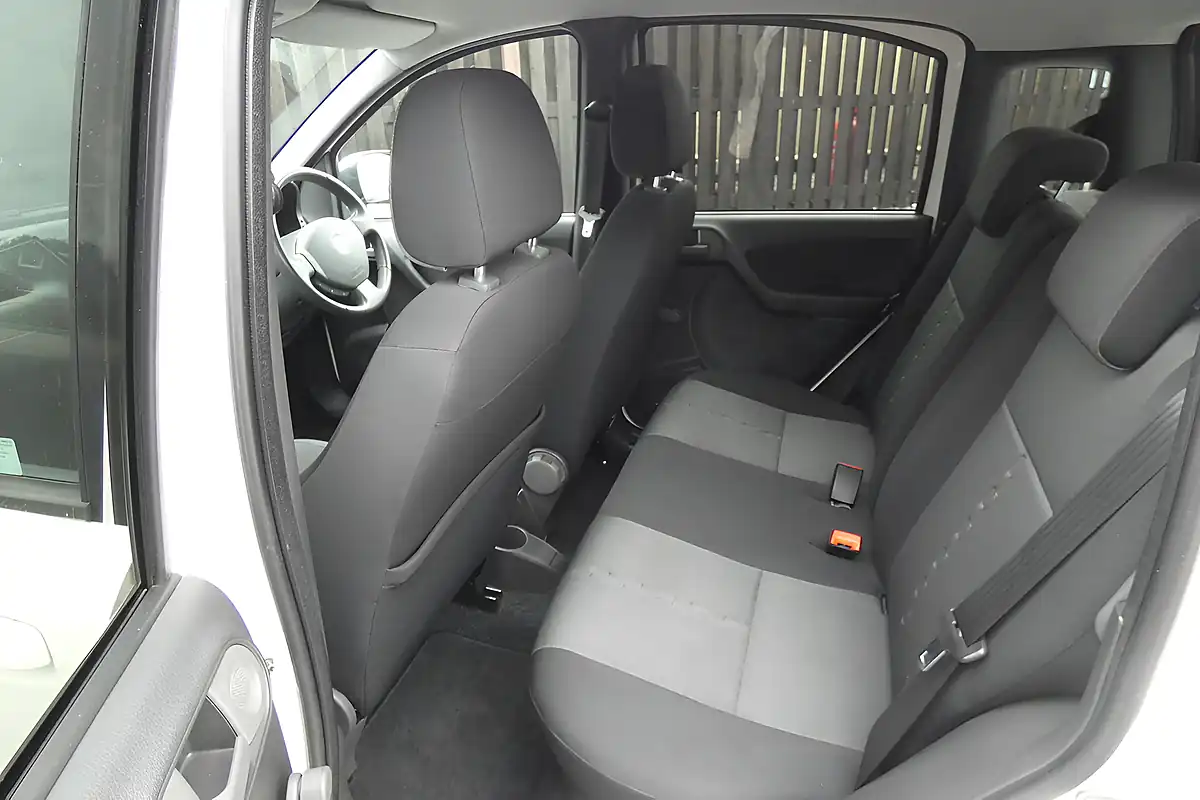 Used 2010 Fiat Panda White - Interior and Exterior details 12