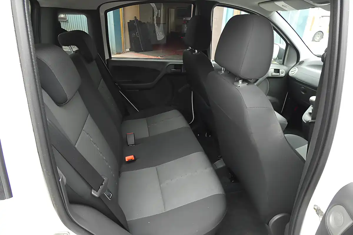 Used 2010 Fiat Panda White - Interior and Exterior details 13