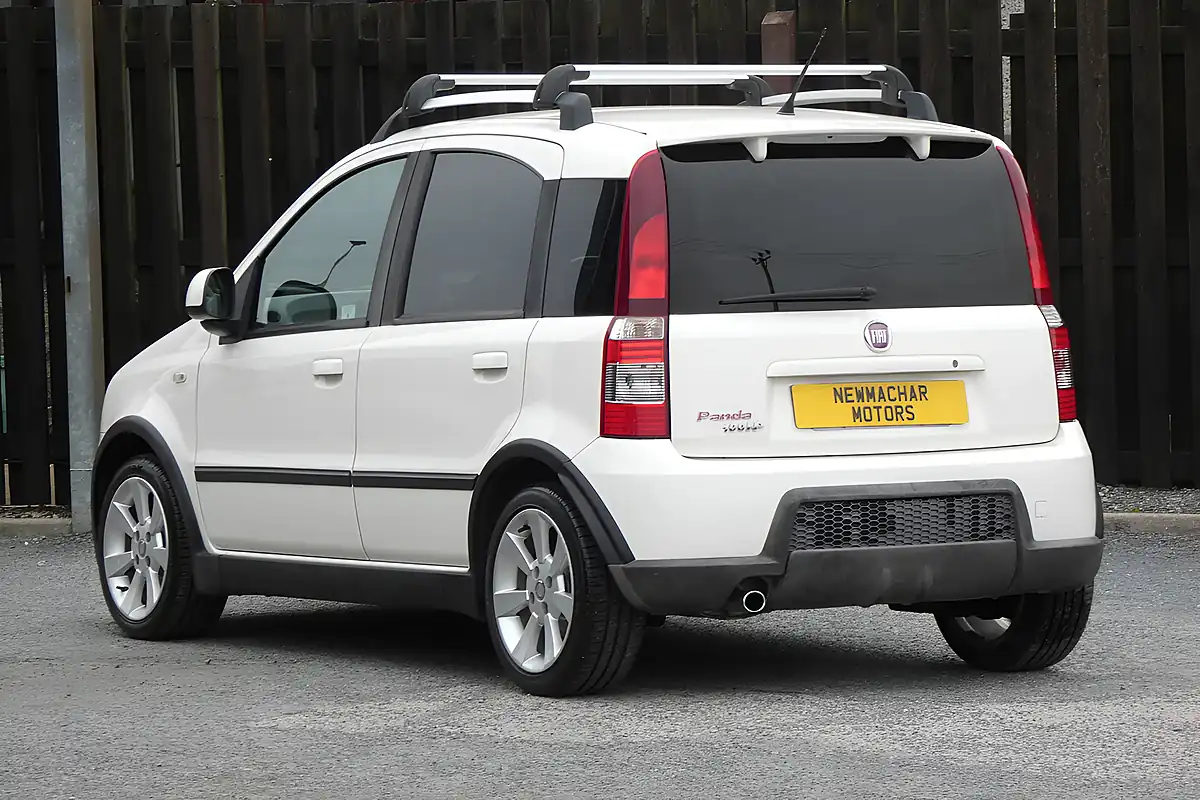 Used 2010 Fiat Panda White - Interior and Exterior details 4