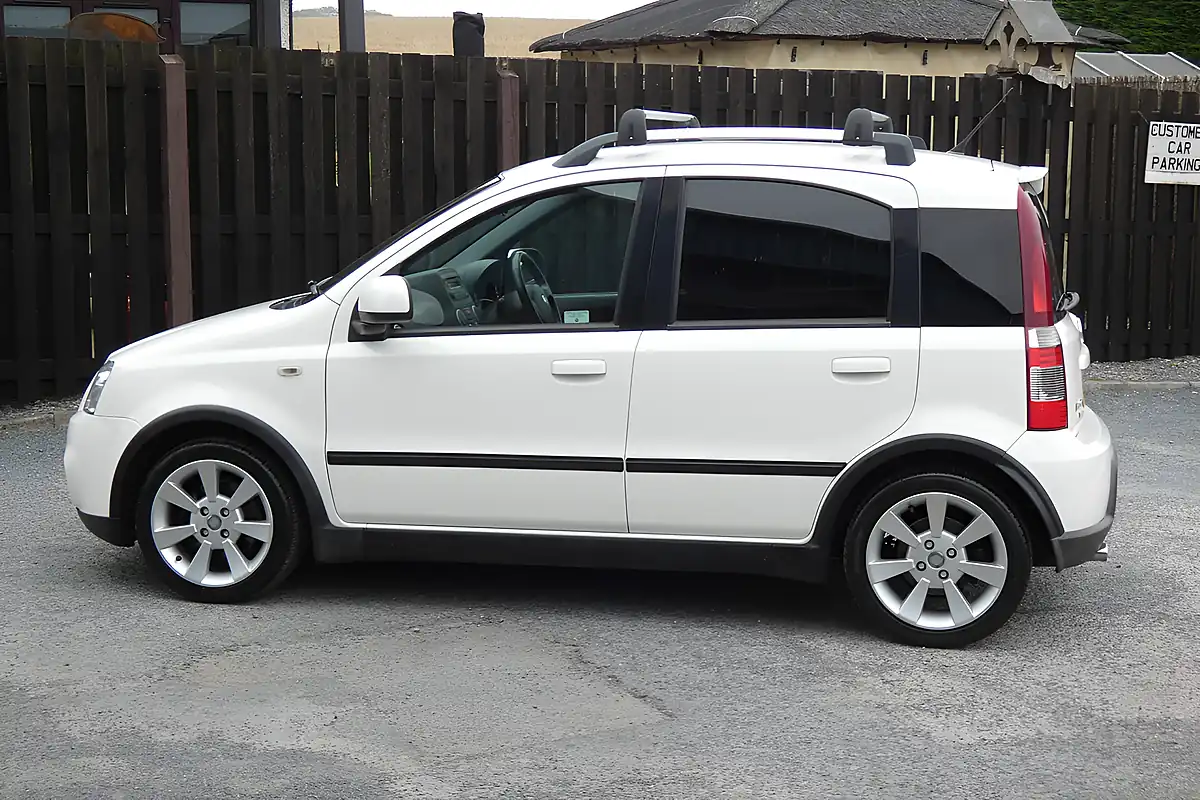 Used 2010 Fiat Panda White - Interior and Exterior details 5