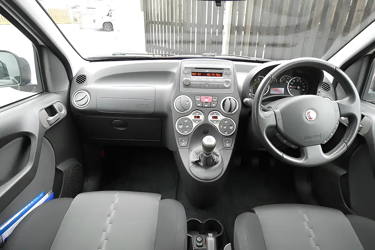 Used 2010 Fiat Panda White - Interior and Exterior details 9
