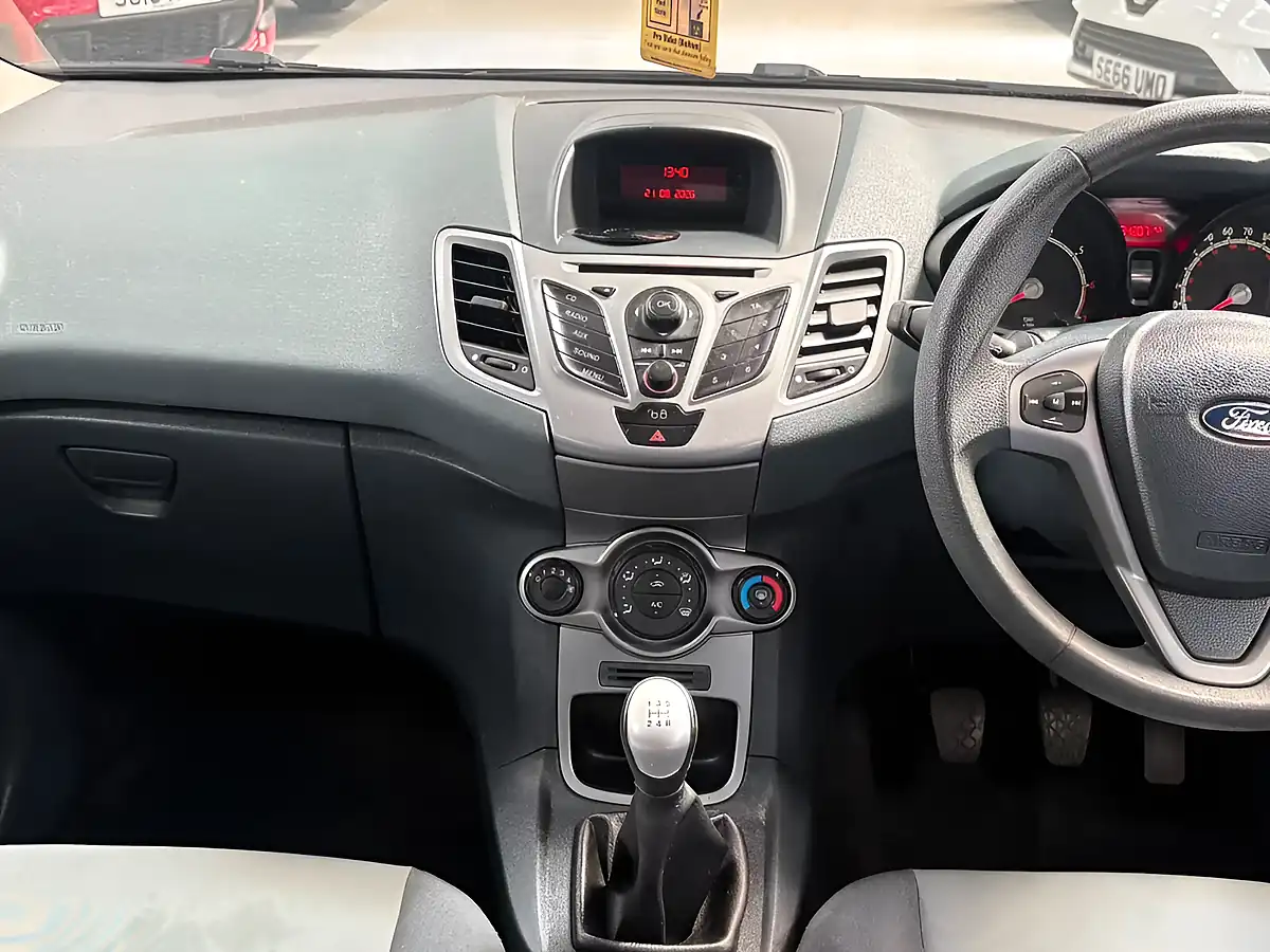 Used 2010 Ford Fiesta Edge Black - Interior and Exterior details 13