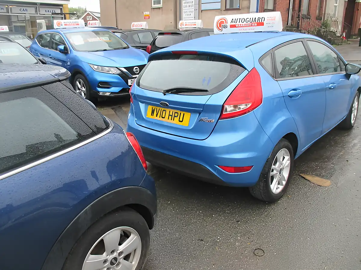 Used 2010 Ford Fiesta Edge Blue - Interior and Exterior details 4