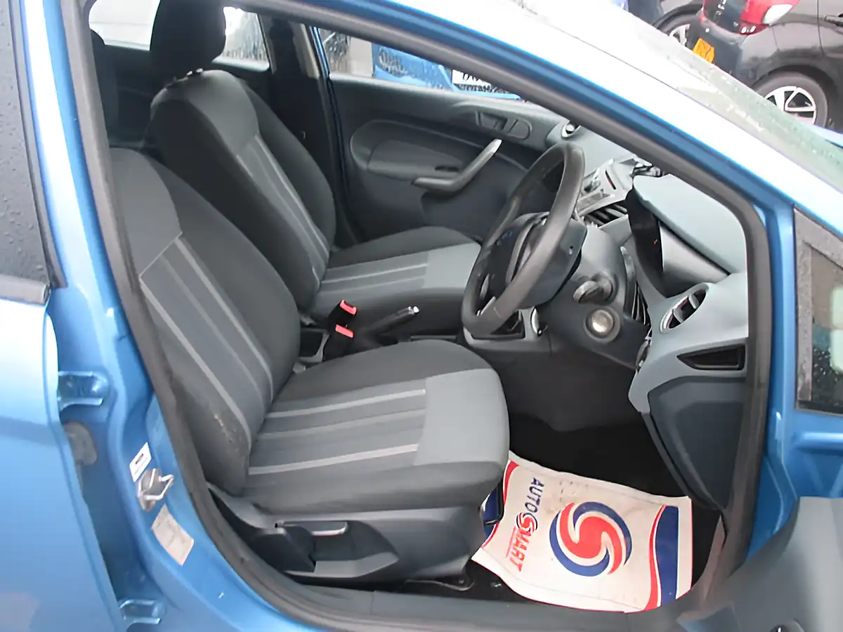 Used 2010 Ford Fiesta Edge Blue - Interior and Exterior details 7