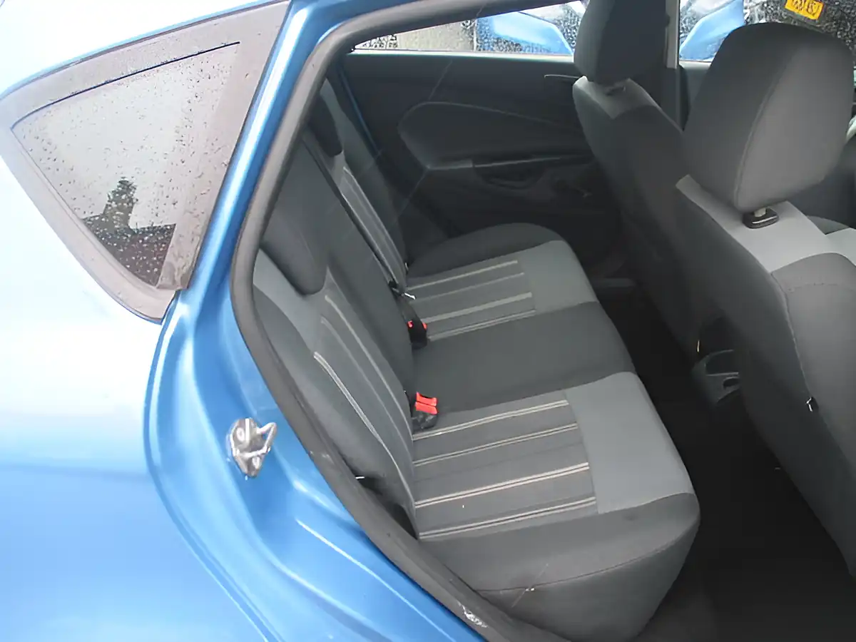 Used 2010 Ford Fiesta Edge Blue - Interior and Exterior details 8