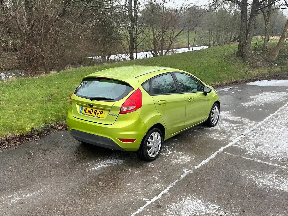 Used 2010 Ford Fiesta Edge Green - Interior and Exterior details 11
