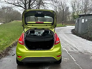 Used 2010 Ford Fiesta Edge Green - Interior and Exterior details 12
